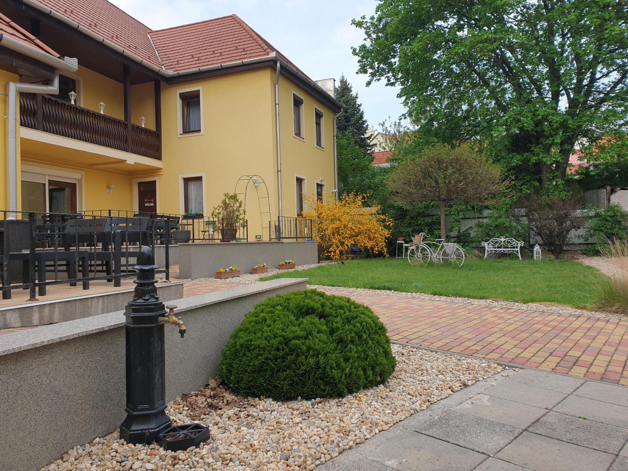 Diofa Vendeghaz Apartment Eger Exterior photo